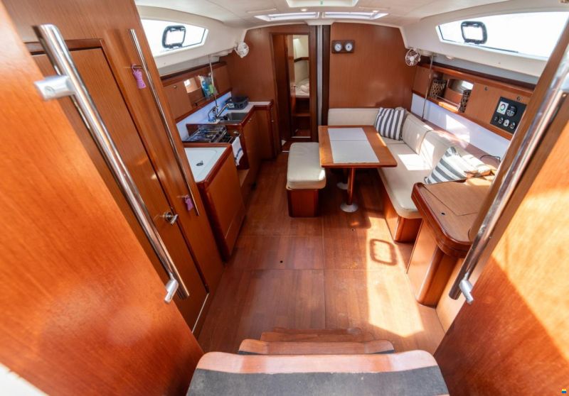 Beneteau Oceanis 43