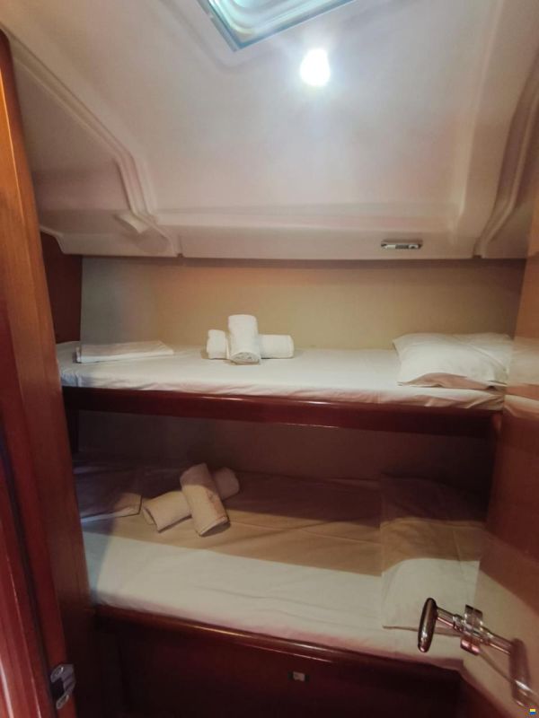 Beneteau Oceanis 43