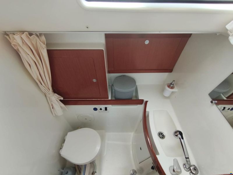 Beneteau Oceanis 43