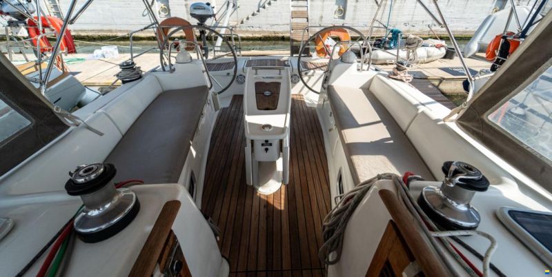 Beneteau Oceanis 43