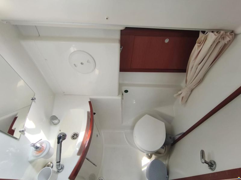 Beneteau Oceanis 43