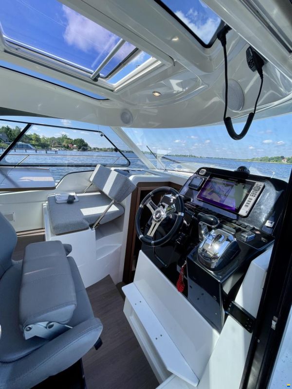 Beneteau Antares 9