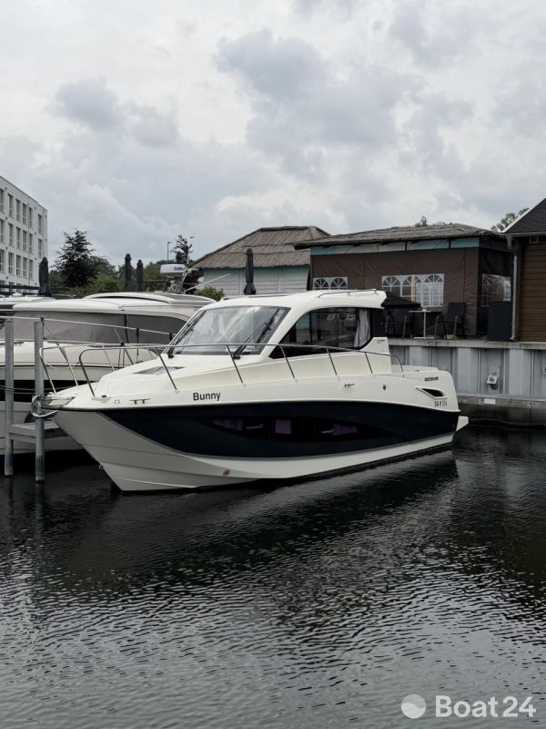 Quicksilver 905 Weekend