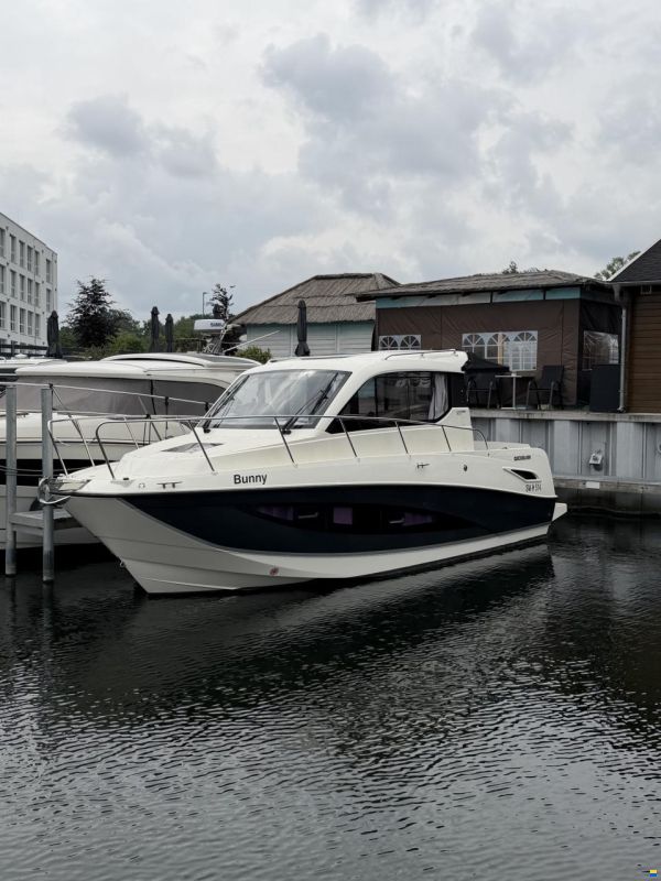 Quicksilver 905 Weekend