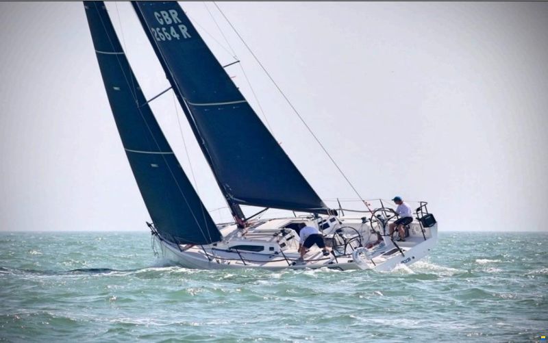 J Boats 121