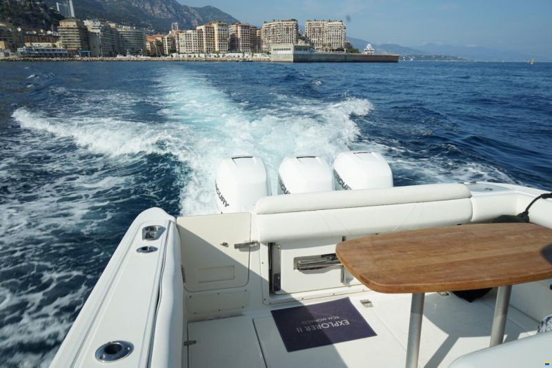 Boston Whaler Outrage 370
