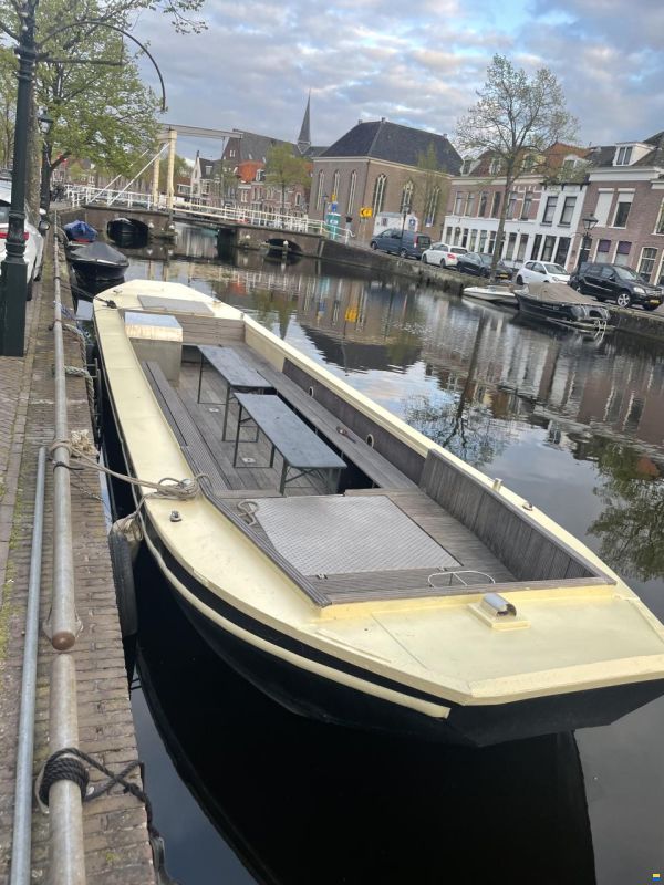 Rondvaartboot-terrasboot-platbodem
