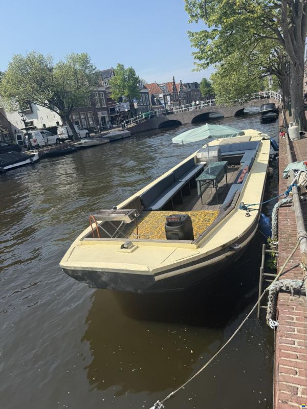 Rondvaartboot-terrasboot-platbodem