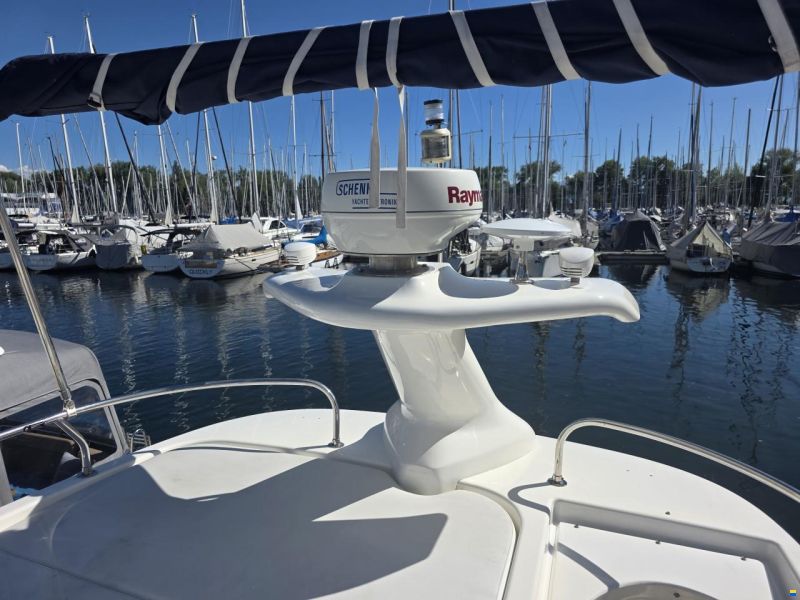 Sealine F33