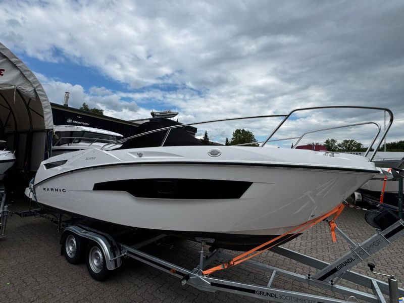 Karnic SL652 inkl. Yamaha F200XCA und Trailer