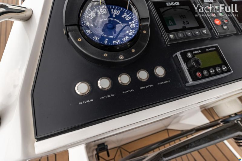 Oyster 495