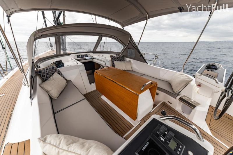 Oyster 495
