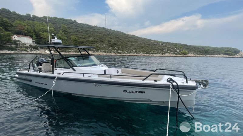 Axopar 28 T-Top Brabus Line