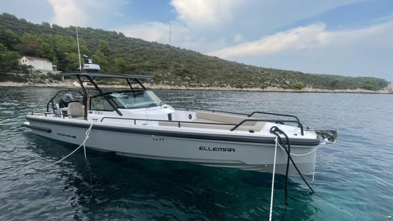 Axopar 28 T-Top Brabus Line