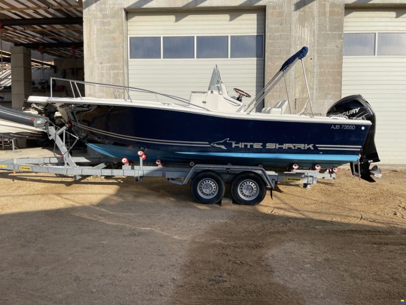White Shark 225