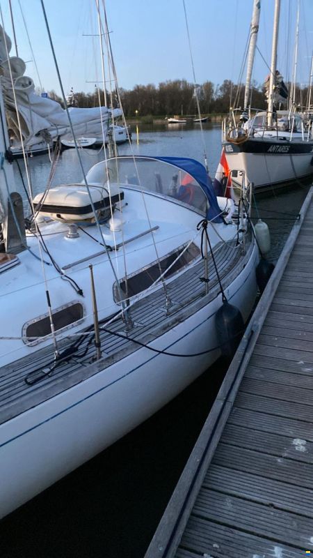 Defender 32