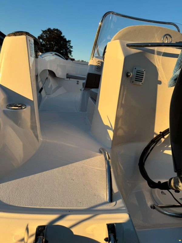 Quicksilver Commander 505