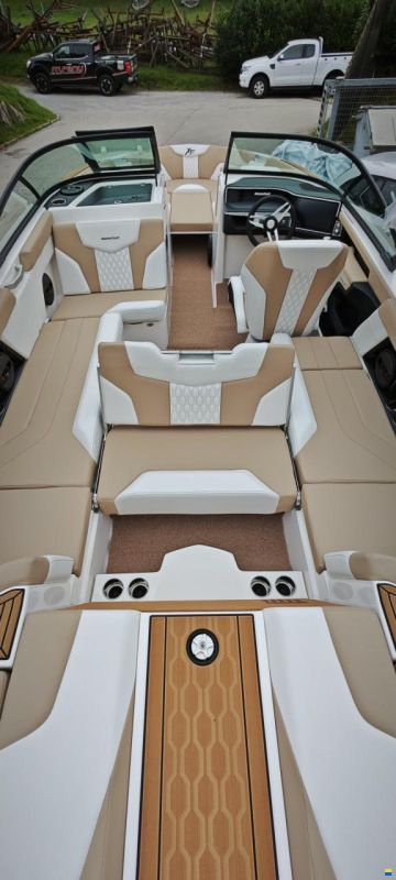 MasterCraft XT23