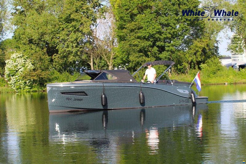 TendR 27 Cabin