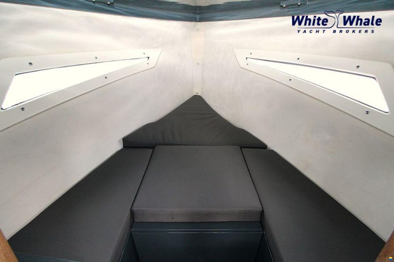 TendR 27 Cabin