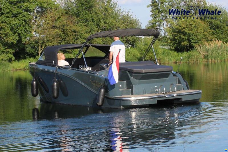 TendR 27 Cabin