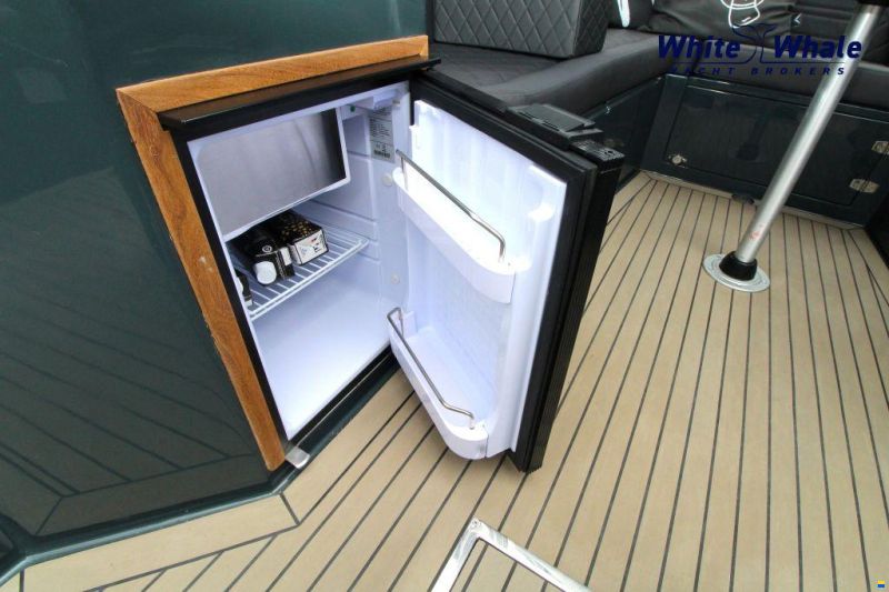 TendR 27 Cabin