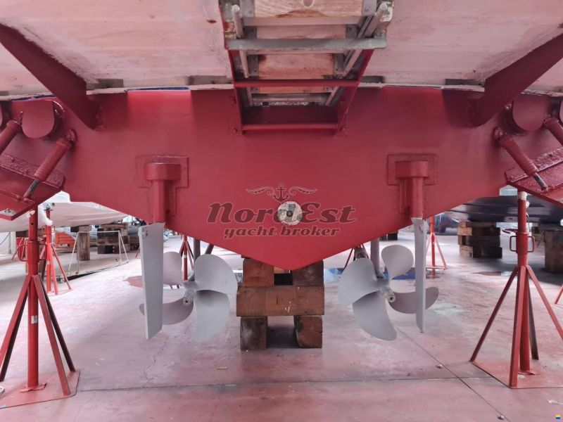 Cantieri Estensi Goldstar 360 Fly