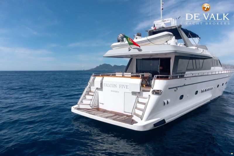 Falcon 82
