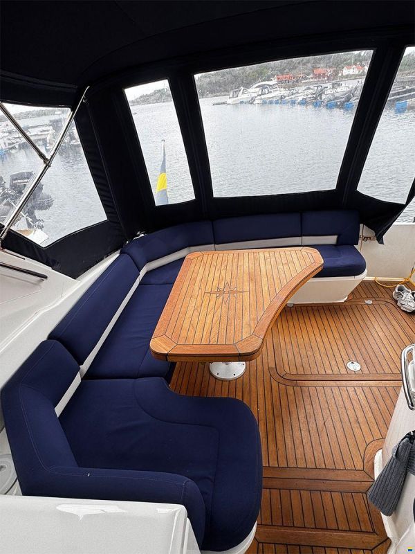 Princess V42