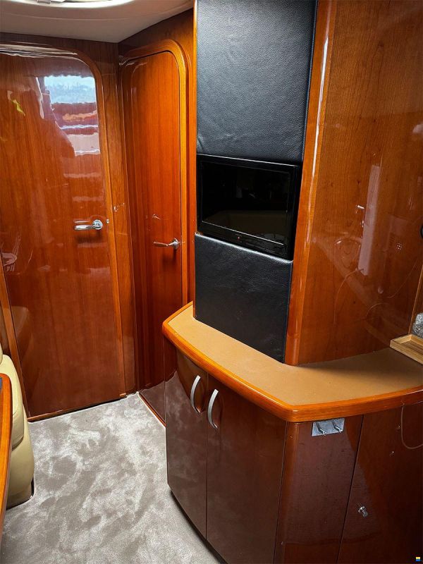 Princess V42