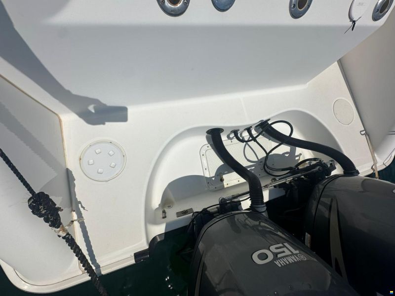 Boston Whaler 240 OUTRAGE