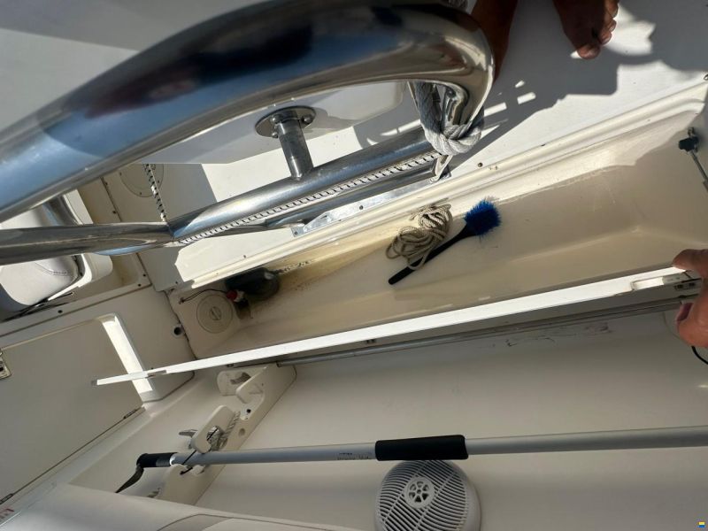 Boston Whaler 240 OUTRAGE