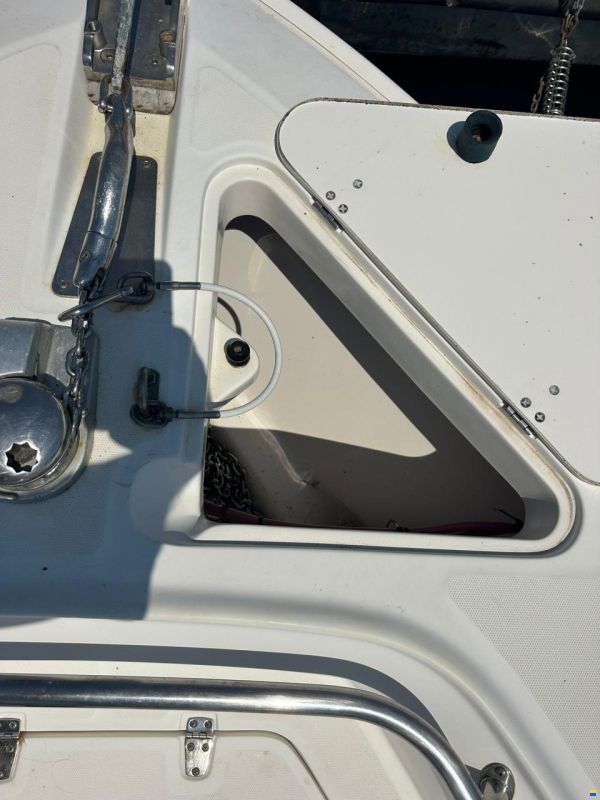 Boston Whaler 240 OUTRAGE