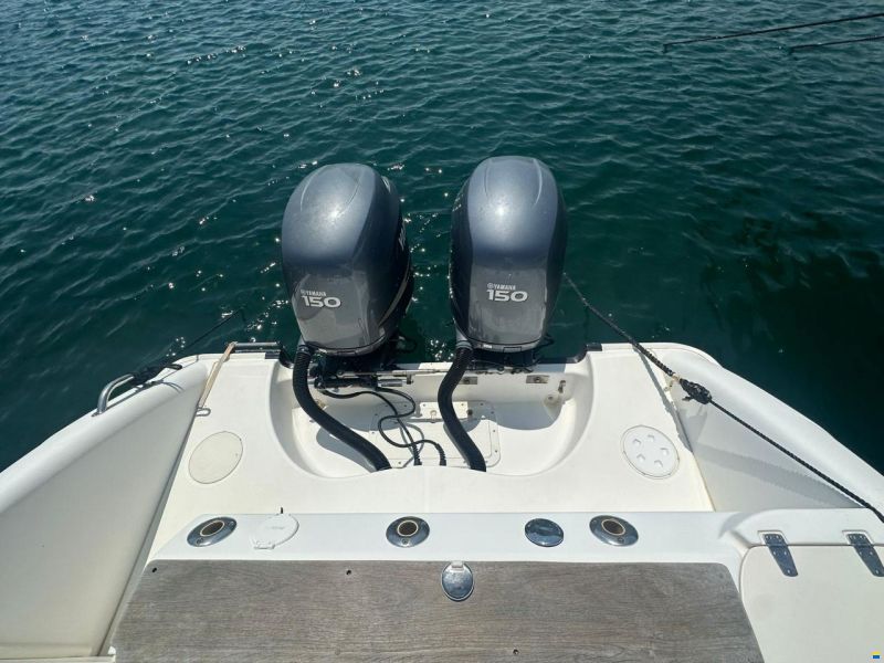 Boston Whaler 240 OUTRAGE