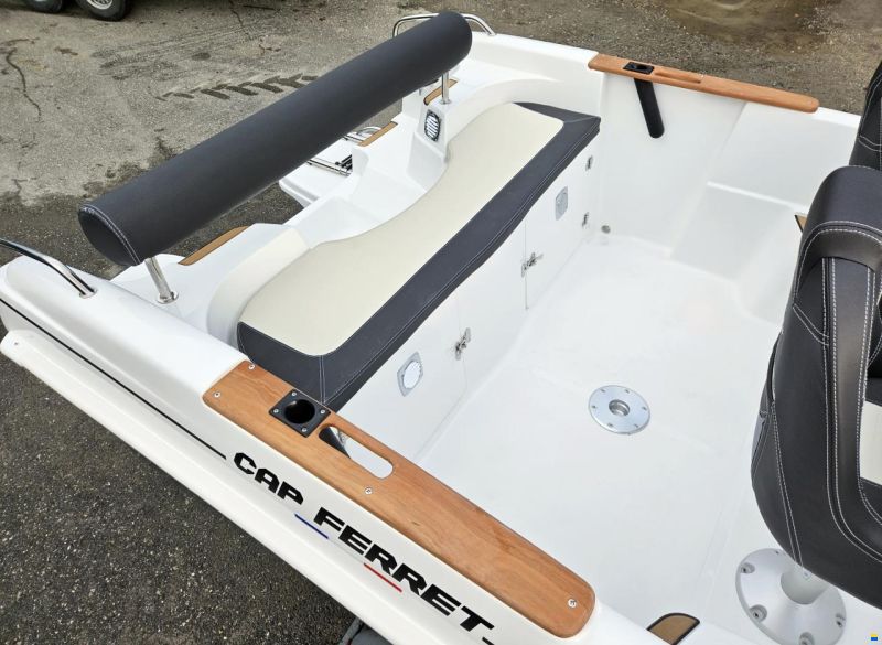 B2 Marine Cap Ferret 522 Cruiser + Mercury 60 EFI