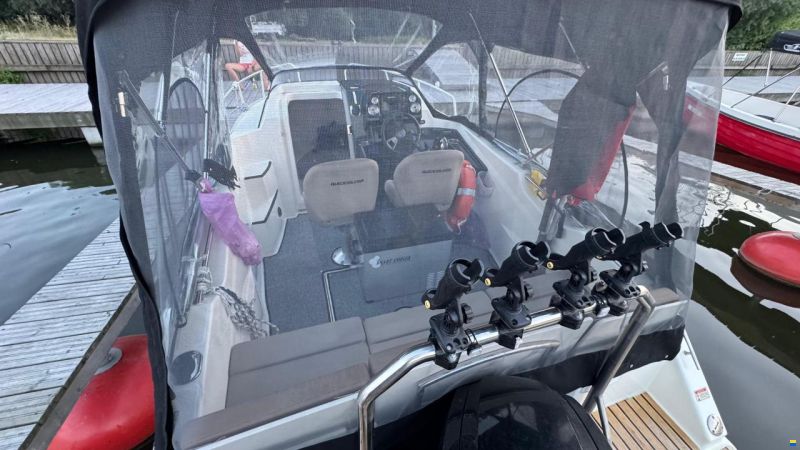 Quicksilver 555 Cabin