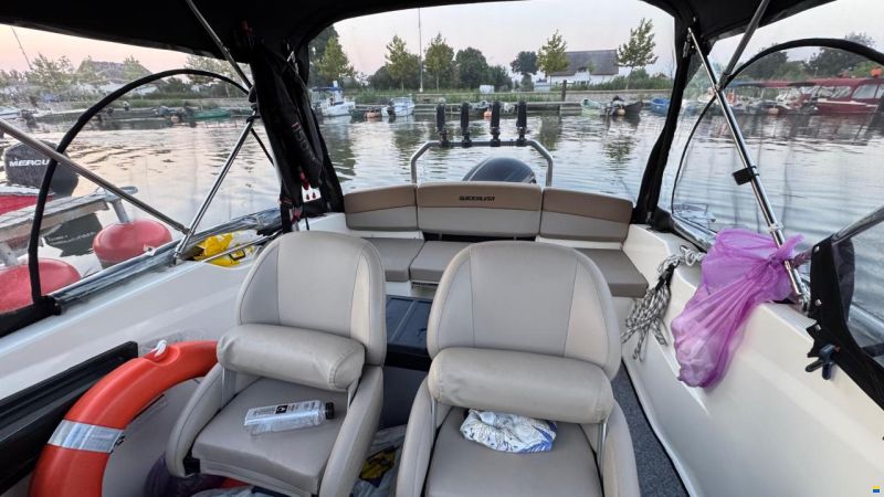 Quicksilver 555 Cabin