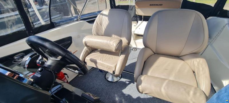 Quicksilver Ambarcatiune Quiksiver 555 Cabin