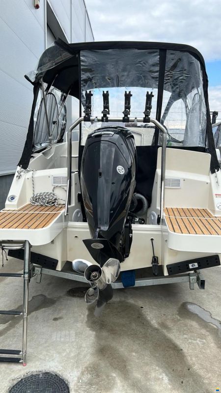 Quicksilver Ambarcatiune Quiksiver 555 Cabin