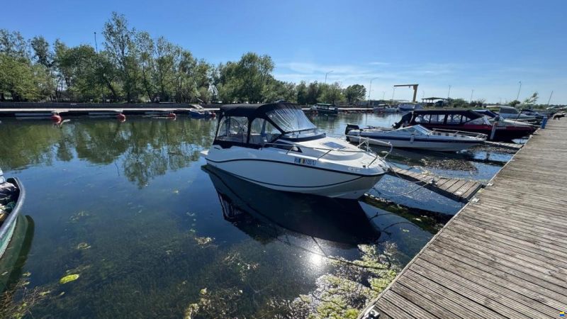 Quicksilver Ambarcatiune Quiksiver 555 Cabin