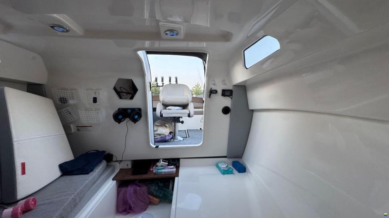 Quicksilver 555 Cabin