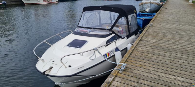 Quicksilver Ambarcatiune Quiksiver 555 Cabin