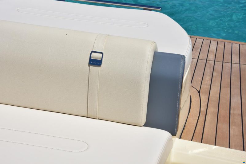 Invictus CX 280