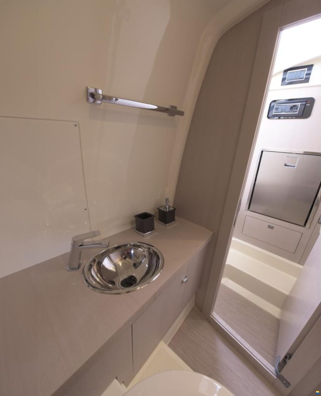 Invictus CX 280