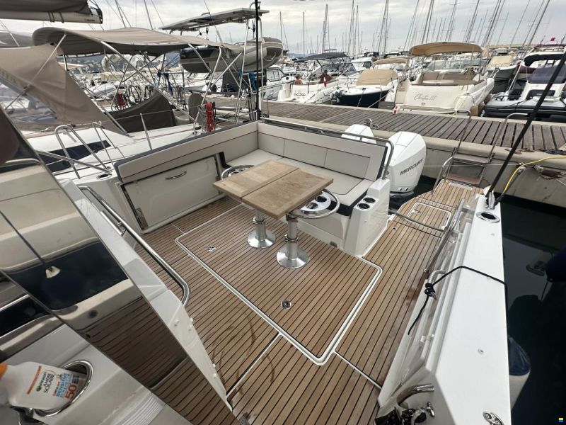 Jeanneau Cap Camarat WA 10.5 S2