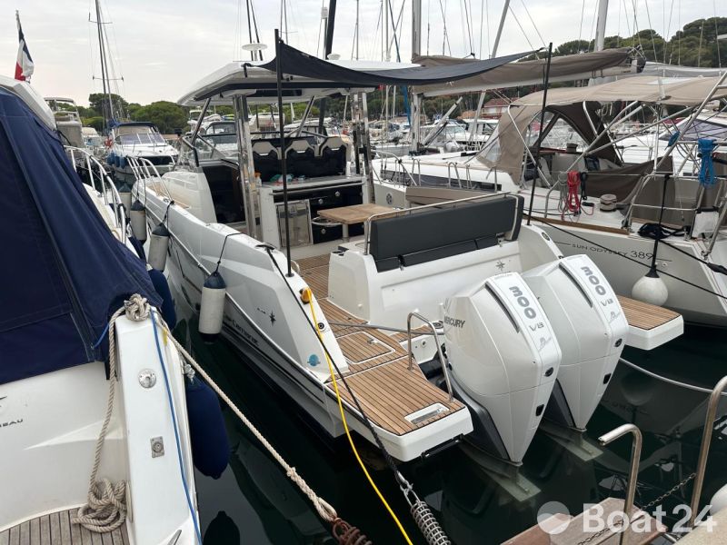 Jeanneau Cap Camarat WA 10.5 S2
