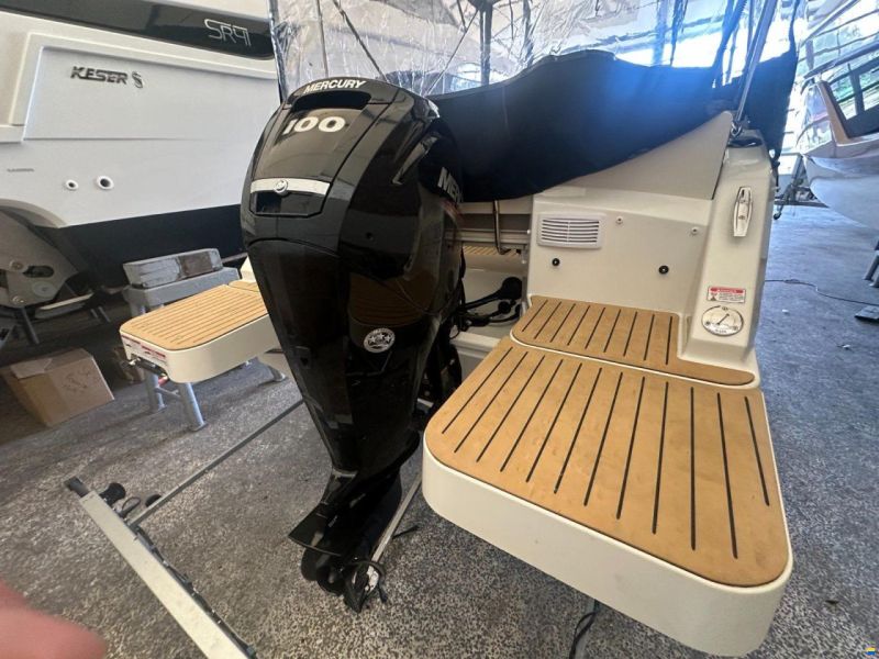 Quicksilver 555 CABIN