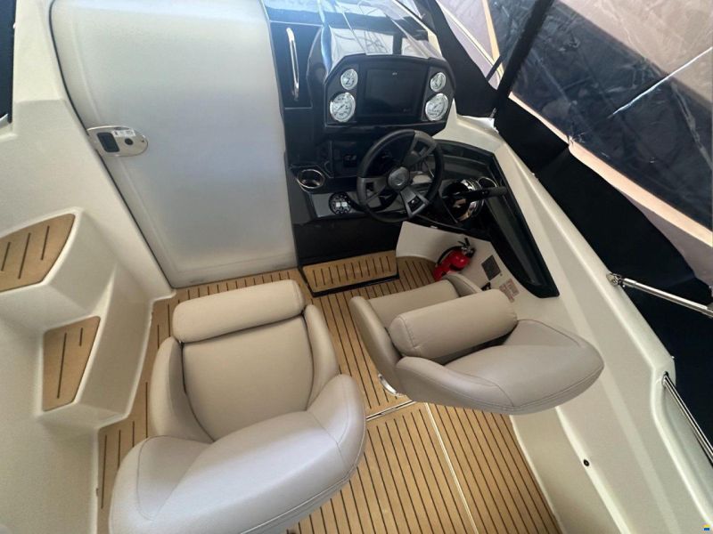 Quicksilver 555 CABIN