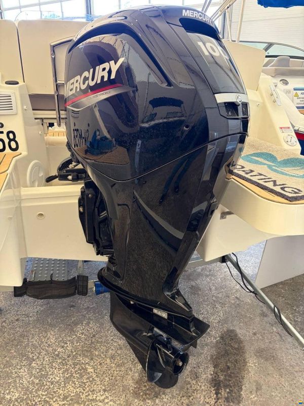 Quicksilver ACTIV 555 CABIN