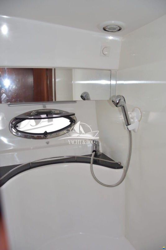 Galeon 330 Fly